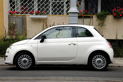 fiat 500 weißer Fiat 500 – Beispiel für Gebrauchtwagenankauf Mindelheim